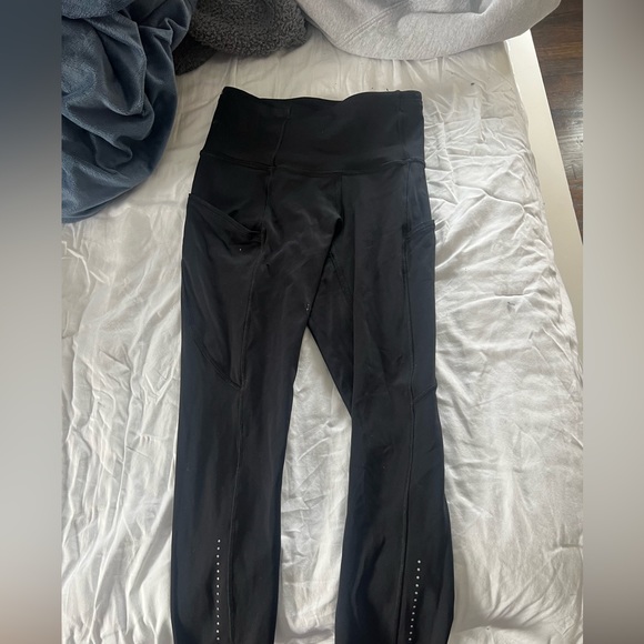 SenseKnit High-rise running crop 23” black lululemon size 2 - Picture 2 of 2